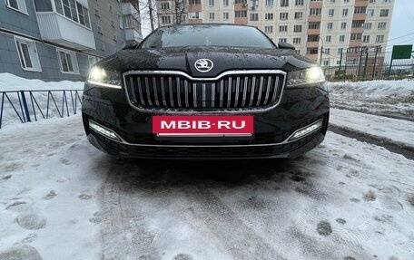 Skoda Superb III рестайлинг, 2024 год, 4 500 000 рублей, 2 фотография