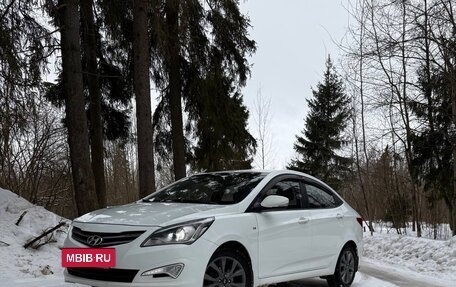 Hyundai Solaris II рестайлинг, 2015 год, 1 049 000 рублей, 13 фотография