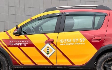 Renault Sandero II рестайлинг, 2018 год, 950 000 рублей, 2 фотография