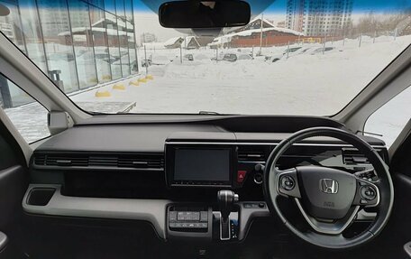 Honda Stepwgn IV, 2017 год, 2 049 800 рублей, 17 фотография