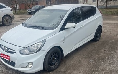 Hyundai Solaris II рестайлинг, 2013 год, 780 000 рублей, 1 фотография
