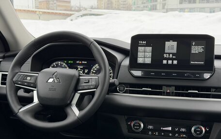Mitsubishi Outlander, 2023 год, 3 900 000 рублей, 20 фотография
