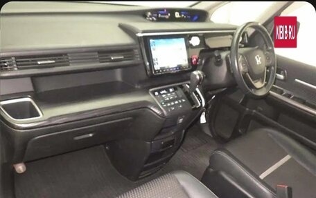 Honda Stepwgn IV, 2015 год, 1 800 000 рублей, 5 фотография