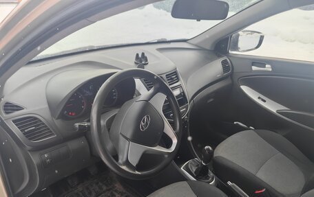 Hyundai Solaris II рестайлинг, 2011 год, 590 000 рублей, 5 фотография