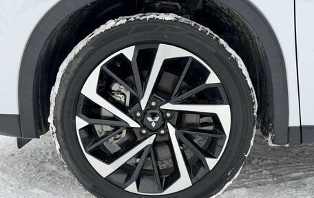 Mitsubishi Outlander, 2023 год, 3 900 000 рублей, 12 фотография