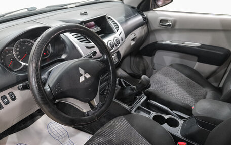 Mitsubishi L200 IV рестайлинг, 2013 год, 1 529 000 рублей, 11 фотография