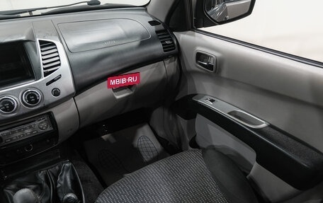 Mitsubishi L200 IV рестайлинг, 2013 год, 1 529 000 рублей, 15 фотография