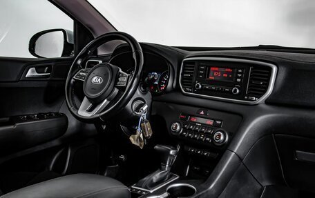 KIA Sportage IV рестайлинг, 2019 год, 2 600 000 рублей, 17 фотография