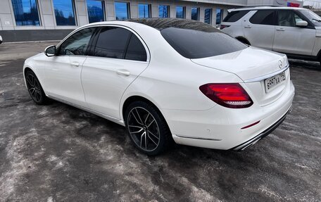 Mercedes-Benz E-Класс, 2016 год, 2 500 000 рублей, 7 фотография