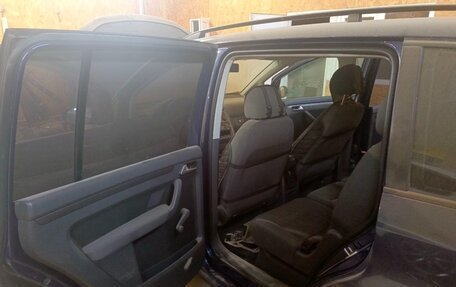 Volkswagen Touran III, 2008 год, 500 300 рублей, 3 фотография