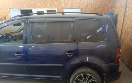 Volkswagen Touran III, 2008 год, 500 300 рублей, 2 фотография