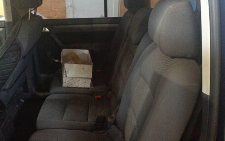 Volkswagen Touran III, 2008 год, 500 300 рублей, 20 фотография