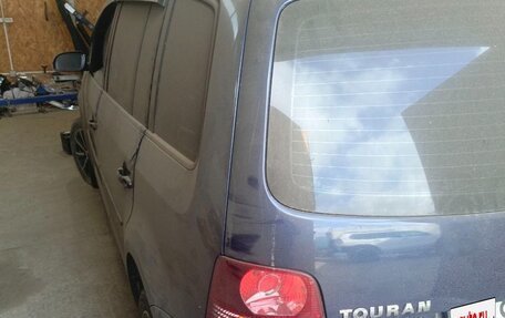 Volkswagen Touran III, 2008 год, 500 300 рублей, 21 фотография