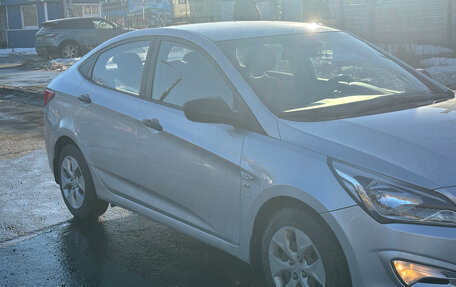 Hyundai Solaris II рестайлинг, 2015 год, 870 000 рублей, 4 фотография