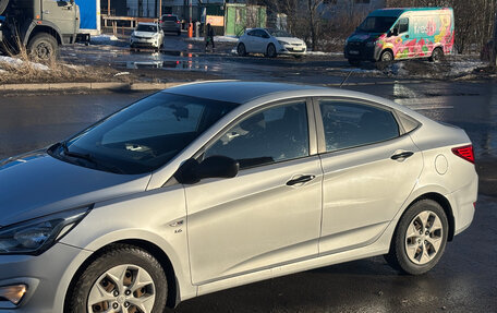 Hyundai Solaris II рестайлинг, 2015 год, 870 000 рублей, 3 фотография