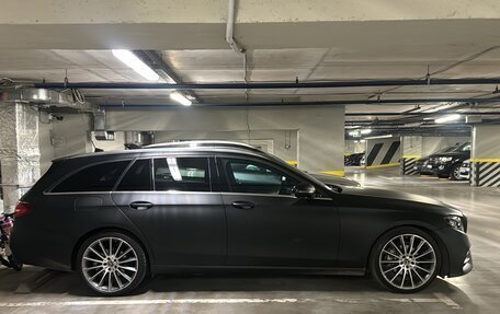 Mercedes-Benz E-Класс, 2019 год, 1 980 000 рублей, 3 фотография