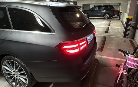 Mercedes-Benz E-Класс, 2019 год, 1 980 000 рублей, 5 фотография