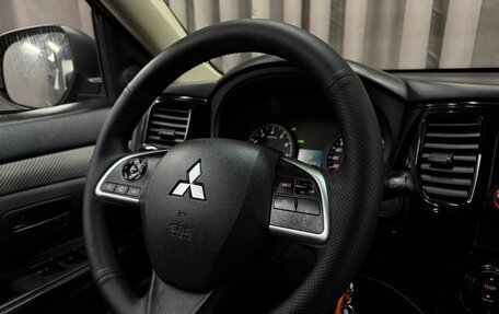 Mitsubishi Outlander III рестайлинг 3, 2014 год, 1 299 999 рублей, 8 фотография