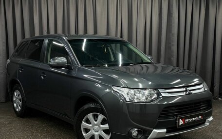 Mitsubishi Outlander III рестайлинг 3, 2014 год, 1 299 999 рублей, 2 фотография