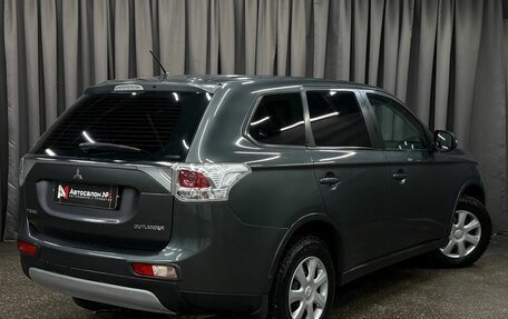 Mitsubishi Outlander III рестайлинг 3, 2014 год, 1 299 999 рублей, 4 фотография