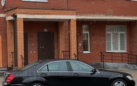 Mercedes-Benz S-Класс, 2013 год, 2 300 000 рублей, 9 фотография