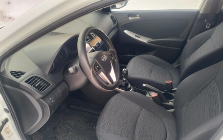 Hyundai Solaris II рестайлинг, 2014 год, 845 000 рублей, 10 фотография