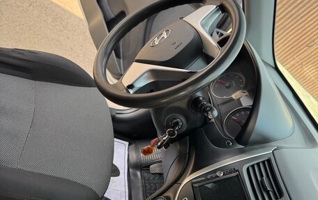 Hyundai Solaris II рестайлинг, 2013 год, 750 000 рублей, 2 фотография