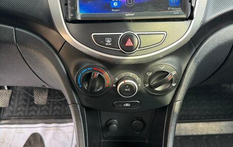 Hyundai Solaris II рестайлинг, 2013 год, 750 000 рублей, 14 фотография