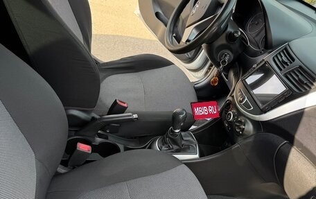 Hyundai Solaris II рестайлинг, 2013 год, 750 000 рублей, 3 фотография