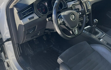 Volkswagen Passat B8 рестайлинг, 2015 год, 1 800 000 рублей, 6 фотография