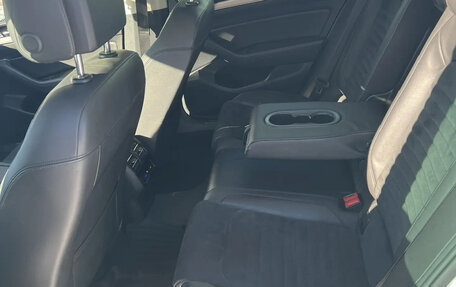 Volkswagen Passat B8 рестайлинг, 2015 год, 1 800 000 рублей, 14 фотография