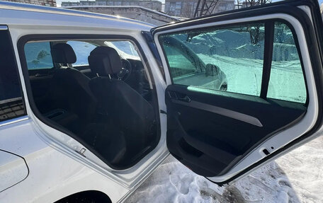 Volkswagen Passat B8 рестайлинг, 2015 год, 1 800 000 рублей, 20 фотография