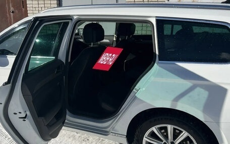 Volkswagen Passat B8 рестайлинг, 2015 год, 1 800 000 рублей, 19 фотография