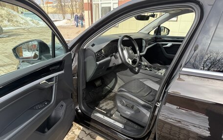 Volkswagen Touareg III, 2019 год, 4 500 000 рублей, 7 фотография