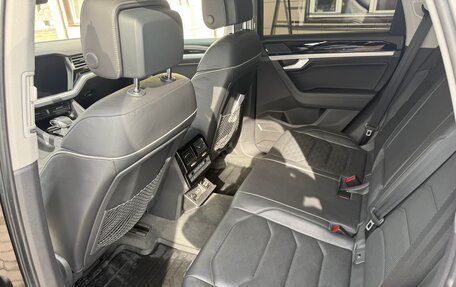 Volkswagen Touareg III, 2019 год, 4 500 000 рублей, 9 фотография
