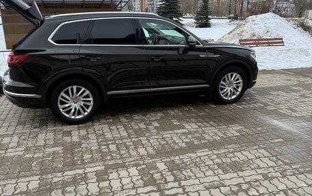 Volkswagen Touareg III, 2019 год, 4 500 000 рублей, 26 фотография