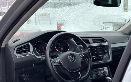 Volkswagen Tiguan II, 2018 год, 2 650 000 рублей, 18 фотография
