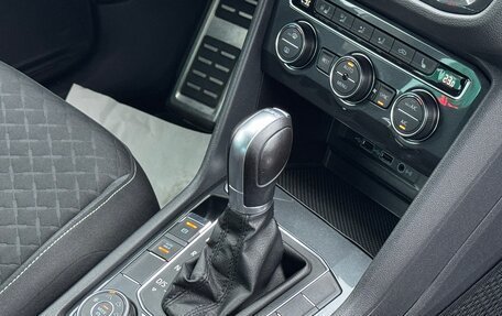 Volkswagen Tiguan II, 2018 год, 2 650 000 рублей, 17 фотография