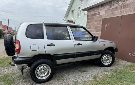 Chevrolet Niva I рестайлинг, 2004 год, 300 000 рублей, 3 фотография