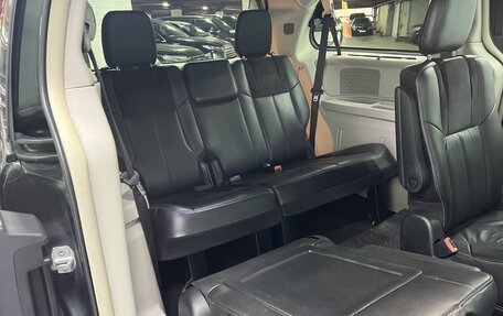 Chrysler Voyager IV, 2011 год, 1 450 000 рублей, 8 фотография