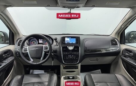 Chrysler Voyager IV, 2011 год, 1 450 000 рублей, 5 фотография