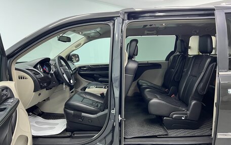 Chrysler Voyager IV, 2011 год, 1 450 000 рублей, 31 фотография