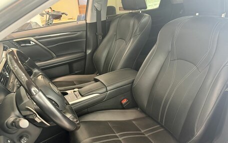 Lexus RX IV рестайлинг, 2021 год, 6 300 000 рублей, 12 фотография