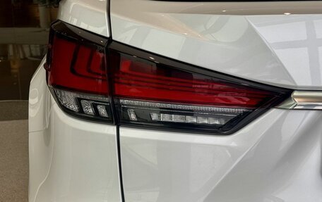 Lexus RX IV рестайлинг, 2021 год, 6 300 000 рублей, 8 фотография