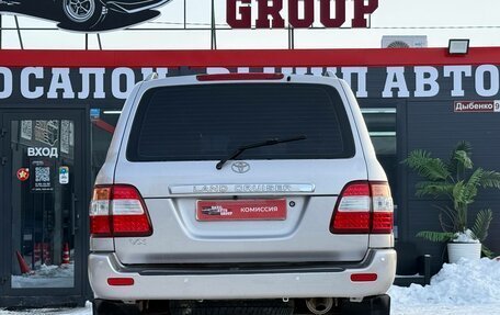 Toyota Land Cruiser 100 рестайлинг 2, 2005 год, 1 999 000 рублей, 10 фотография