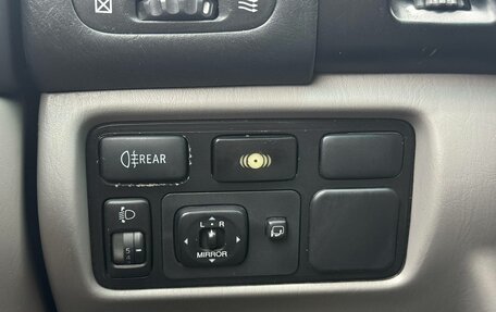 Toyota Land Cruiser 100 рестайлинг 2, 2005 год, 1 999 000 рублей, 24 фотография