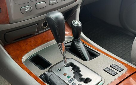 Toyota Land Cruiser 100 рестайлинг 2, 2005 год, 1 999 000 рублей, 26 фотография