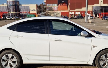 Hyundai Solaris II рестайлинг, 2015 год, 945 000 рублей, 3 фотография