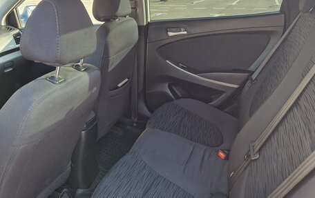 Hyundai Solaris II рестайлинг, 2015 год, 945 000 рублей, 18 фотография