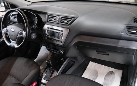 KIA Rio III рестайлинг, 2016 год, 999 000 рублей, 20 фотография